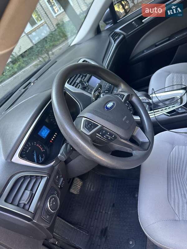 Седан Ford Fusion 2016 в Кривом Роге