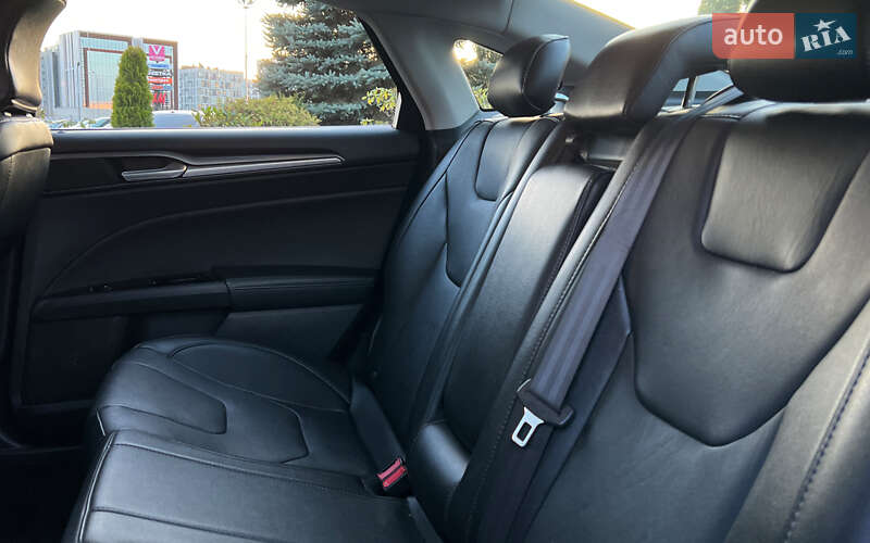 Седан Ford Fusion 2015 в Львове
