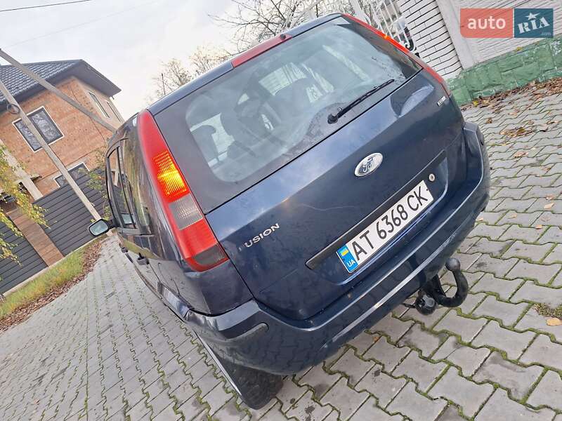 Хэтчбек Ford Fusion 2003 в Черновцах