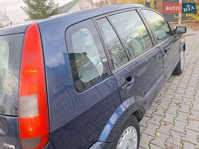 Хэтчбек Ford Fusion 2003 в Черновцах