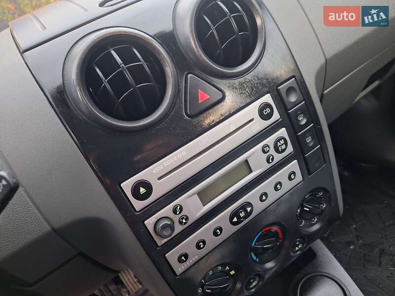 Хэтчбек Ford Fusion 2003 в Черновцах