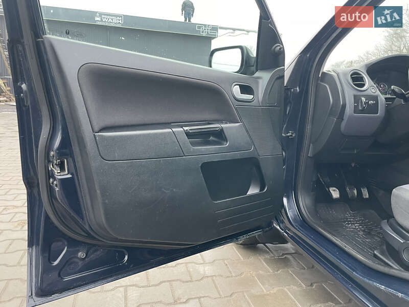 Хэтчбек Ford Fusion 2007 в Баре