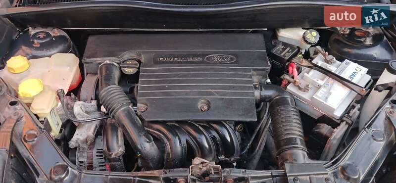 Хэтчбек Ford Fusion 2005 в Дунаевцах