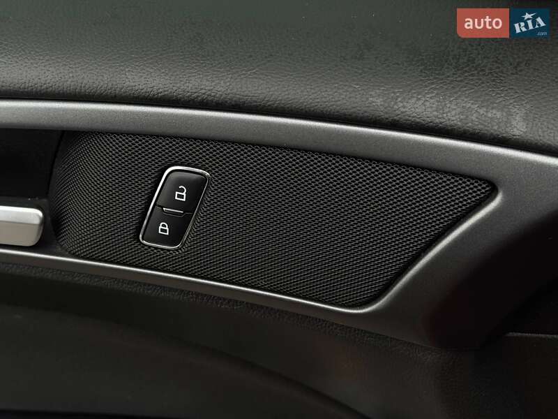 Седан Ford Fusion 2015 в Ровно