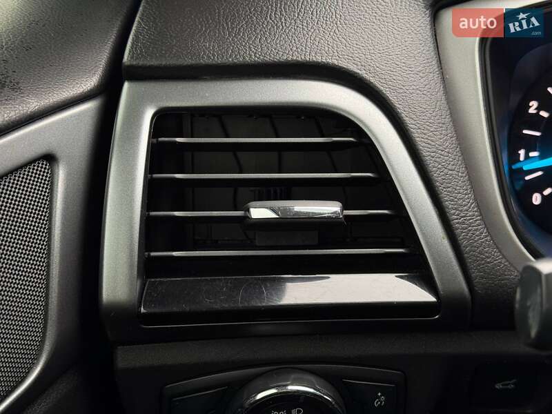 Седан Ford Fusion 2015 в Ровно