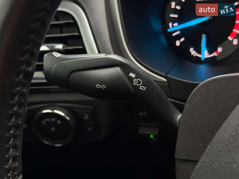 Седан Ford Fusion 2015 в Ровно