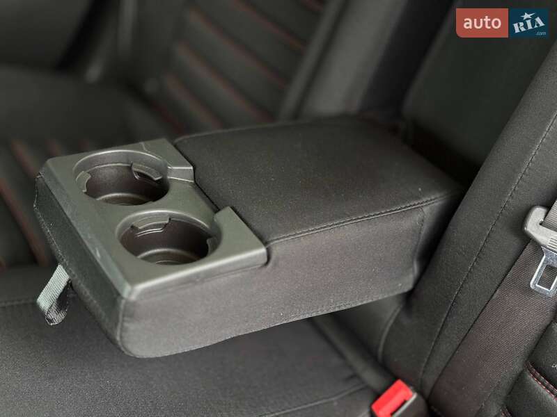 Седан Ford Fusion 2015 в Ровно