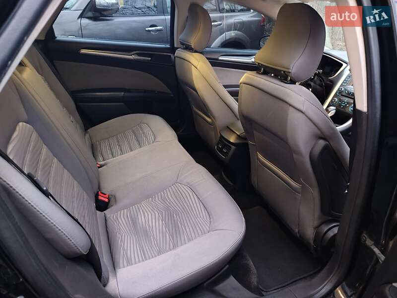Седан Ford Fusion 2016 в Киеве фото 6 Седан Ford Fusion 2016 в Киеве