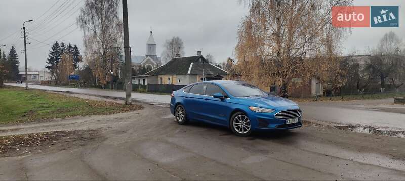 Седан Ford Fusion 2019 в Чернигове фото Седан Ford Fusion 2019 в Чернигове