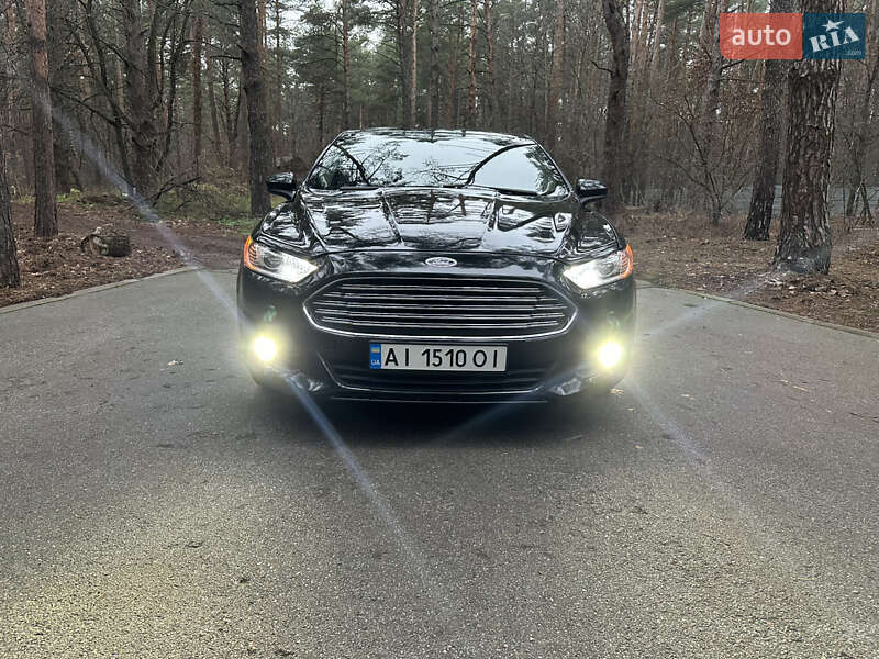 Седан Ford Fusion 2015 в Обухове