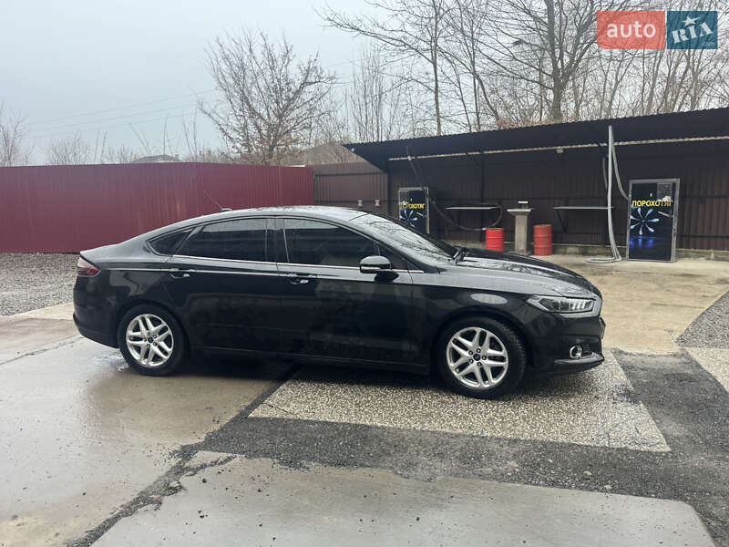 Седан Ford Fusion 2013 в Рогатине