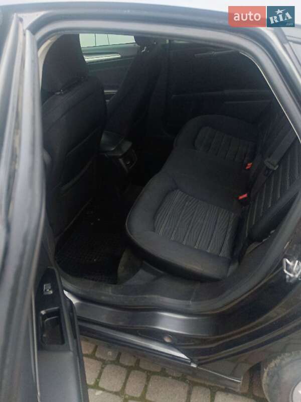 Седан Ford Fusion 2016 в Ужгороде