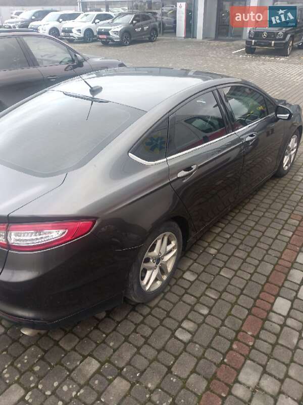 Седан Ford Fusion 2016 в Ужгороде