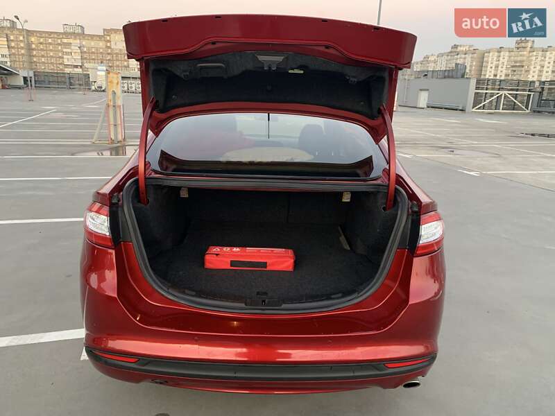 Седан Ford Fusion 2015 в Киеве