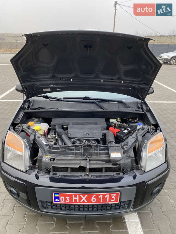 Хэтчбек Ford Fusion 2008 в Киеве