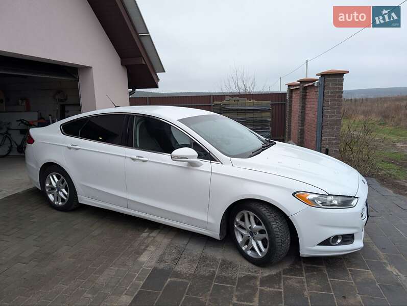 Седан Ford Fusion 2016 в Києві