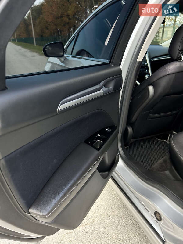 Седан Ford Fusion 2013 в Чернигове