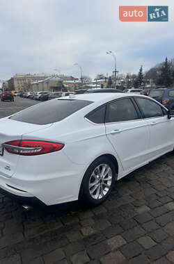 Седан Ford Fusion 2019 в Харкові