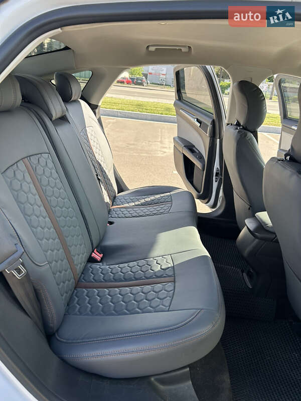 Седан Ford Fusion 2014 в Дніпрі