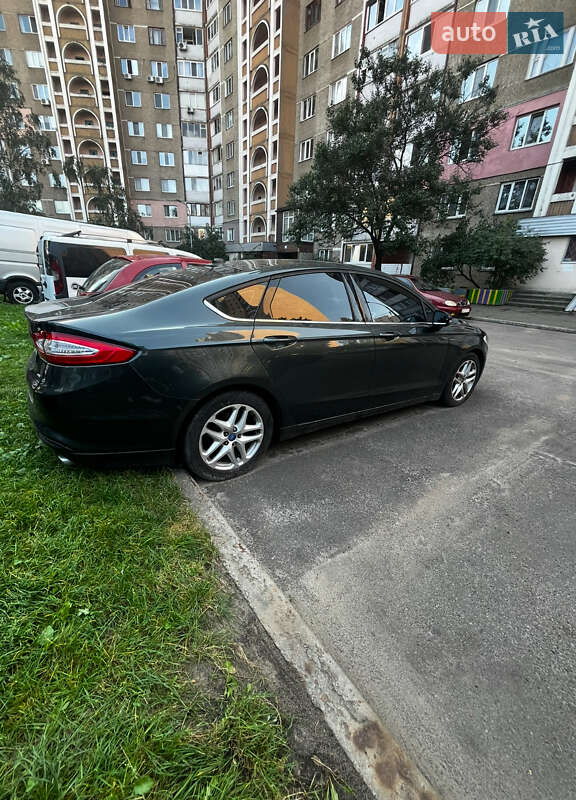 Седан Ford Fusion 2015 в Киеве фото 3 Седан Ford Fusion 2015 в Киеве