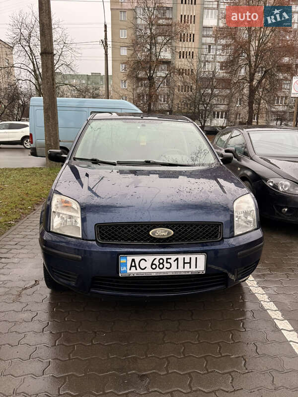 Хэтчбек Ford Fusion 2003 в Луцке