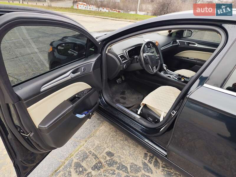 Седан Ford Fusion 2014 в Черкасах