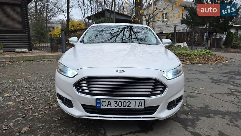 Седан Ford Fusion 2015 в Умани