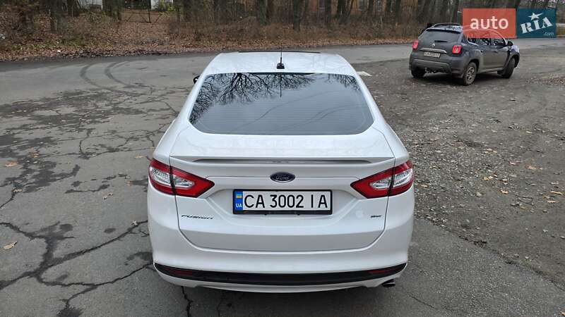 Седан Ford Fusion 2015 в Умани