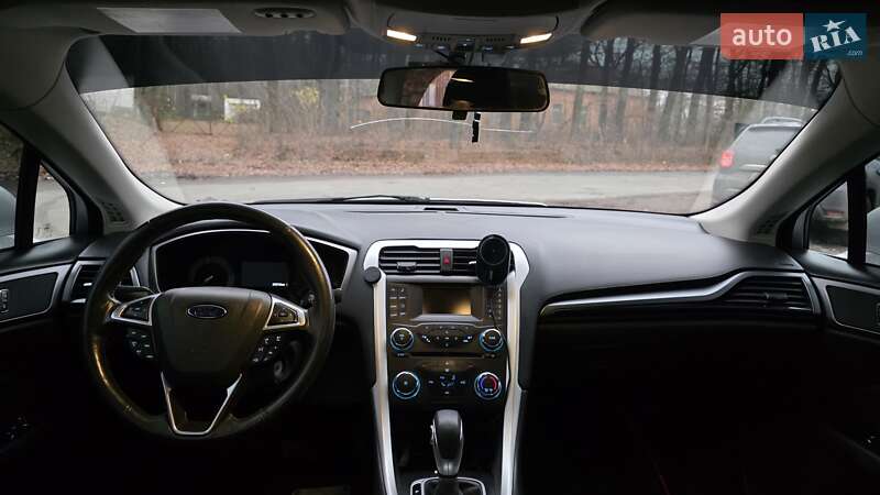 Седан Ford Fusion 2015 в Умани