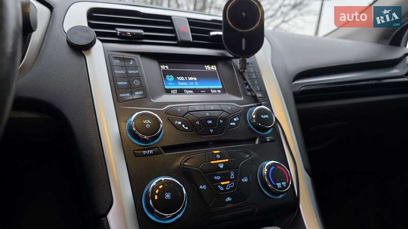 Седан Ford Fusion 2015 в Умани