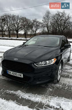 Седан Ford Fusion 2015 в Ровно