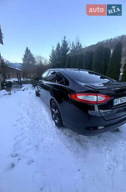 Седан Ford Fusion 2016 в Яремче