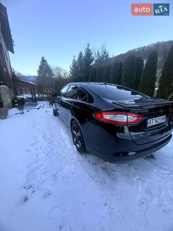 Седан Ford Fusion 2016 в Яремче