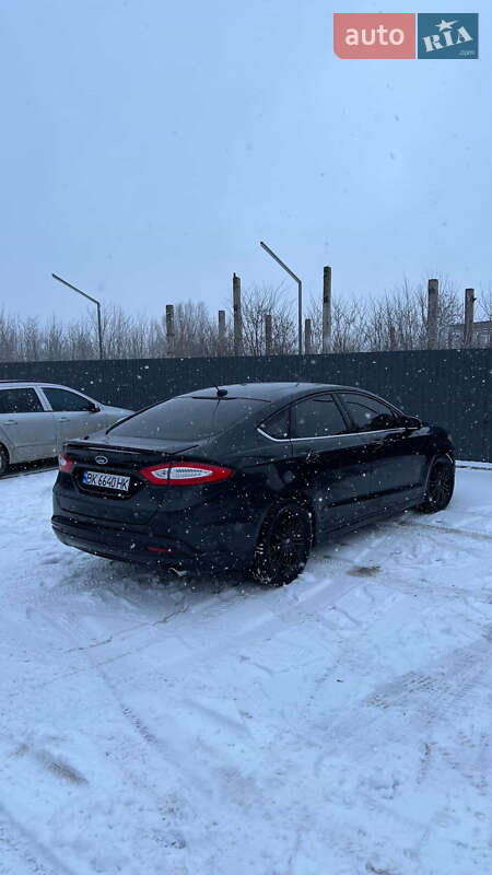 Седан Ford Fusion 2013 в Рівному