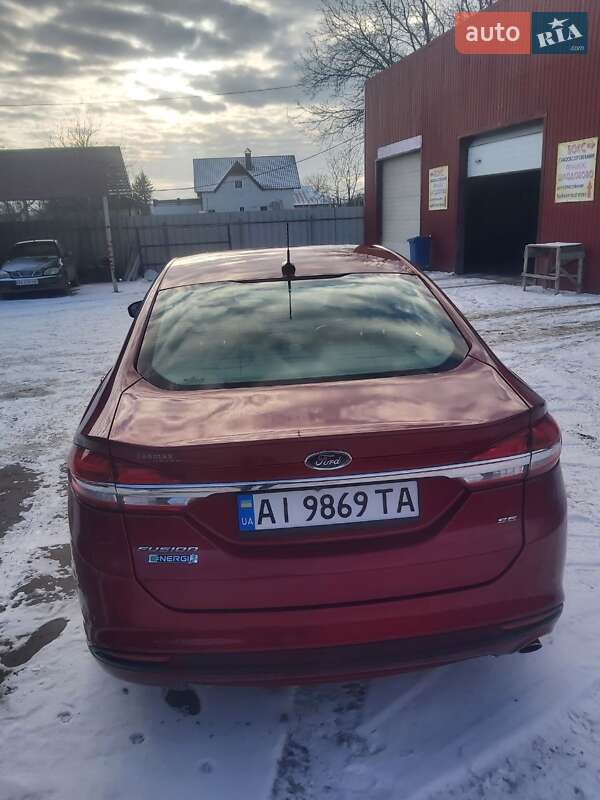 Седан Ford Fusion 2016 в Монастирищеві