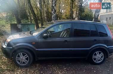 Хэтчбек Ford Fusion 2003 в Нововолынске