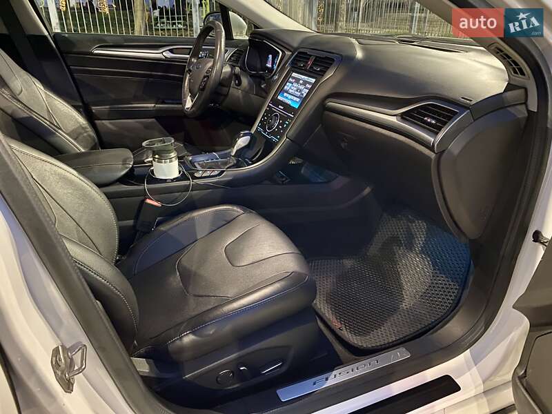 Седан Ford Fusion 2015 в Одессе