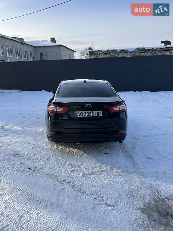 Седан Ford Fusion 2015 в Сарнах