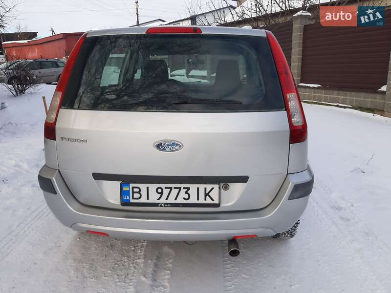 Хетчбек Ford Fusion 2005 в Хоролі