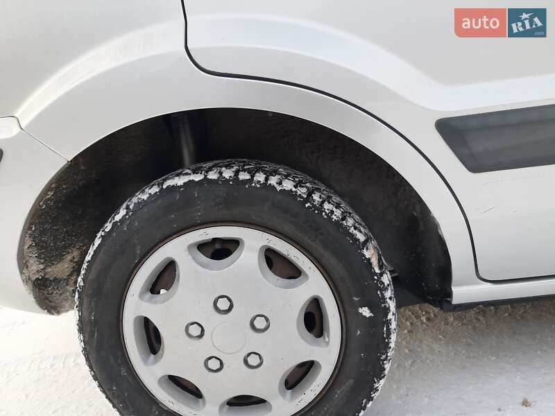 Хетчбек Ford Fusion 2005 в Хоролі