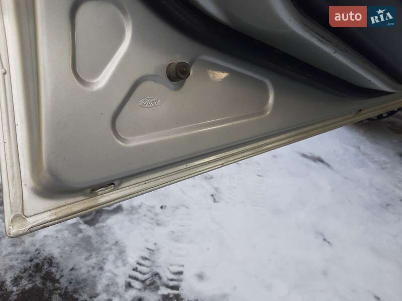 Хетчбек Ford Fusion 2005 в Хоролі