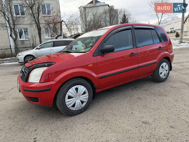 Хэтчбек Ford Fusion 2003 в Стрые