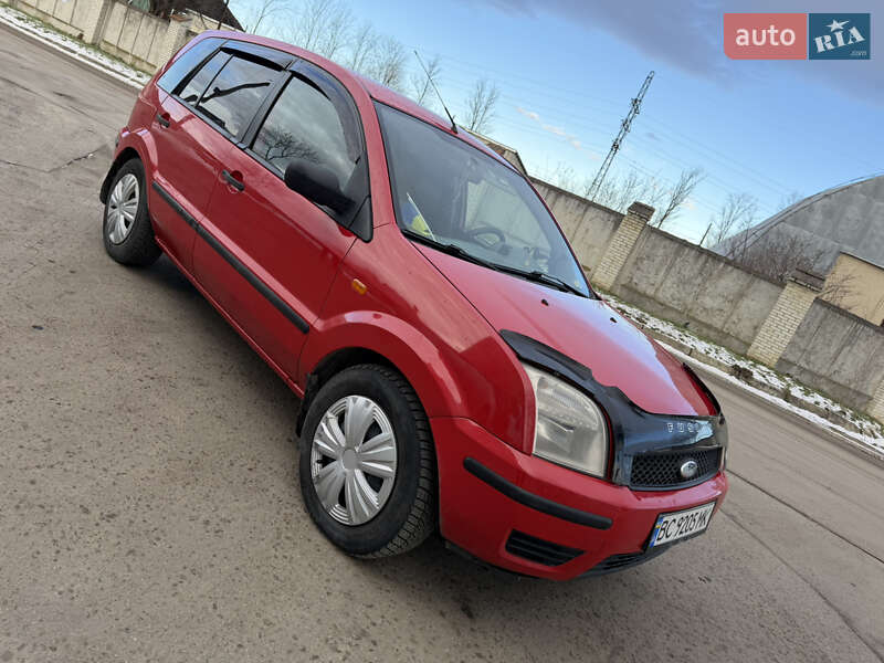 Хэтчбек Ford Fusion 2003 в Стрые
