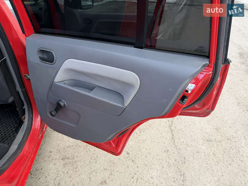 Хэтчбек Ford Fusion 2003 в Стрые