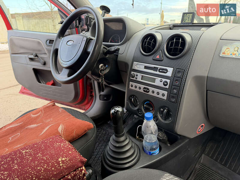 Хэтчбек Ford Fusion 2003 в Стрые