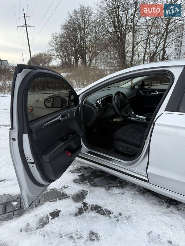 Седан Ford Fusion 2014 в Виннице