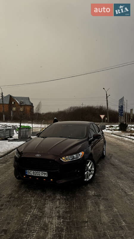 Седан Ford Fusion 2013 в Жовкве