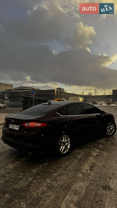 Седан Ford Fusion 2013 в Жовкве