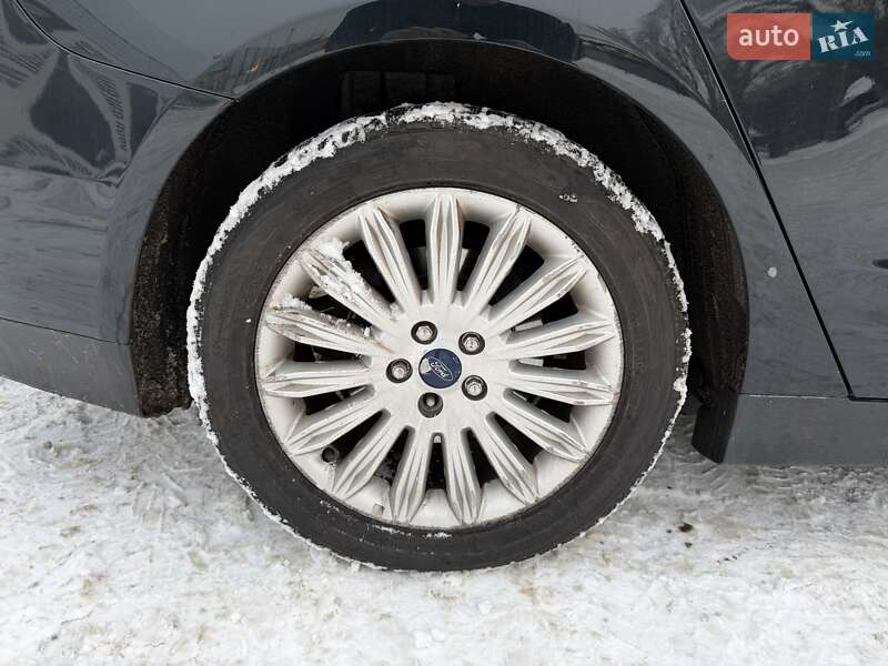 Седан Ford Fusion 2014 в Киеве