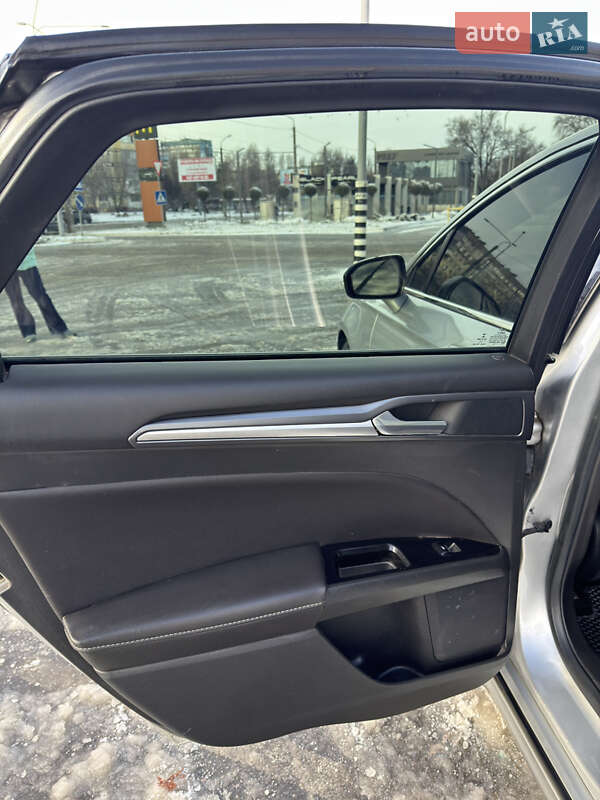 Седан Ford Fusion 2013 в Покровському